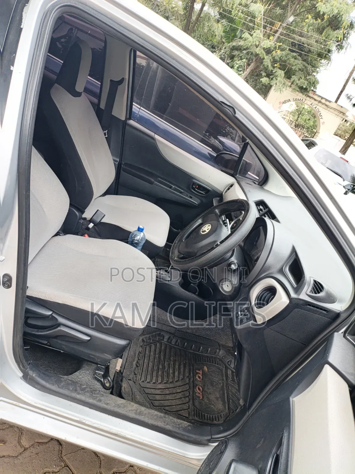 Toyota Vitz 2012 Gray