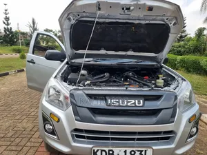 Isuzu D-MAX 2021 Silver