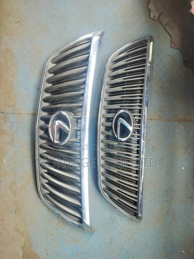 Front Grille Lexus 2012
