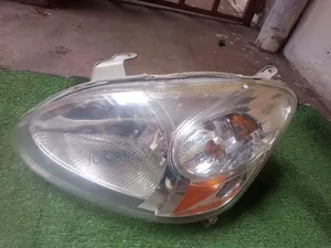 Toyota Platz 2005 Headlight
