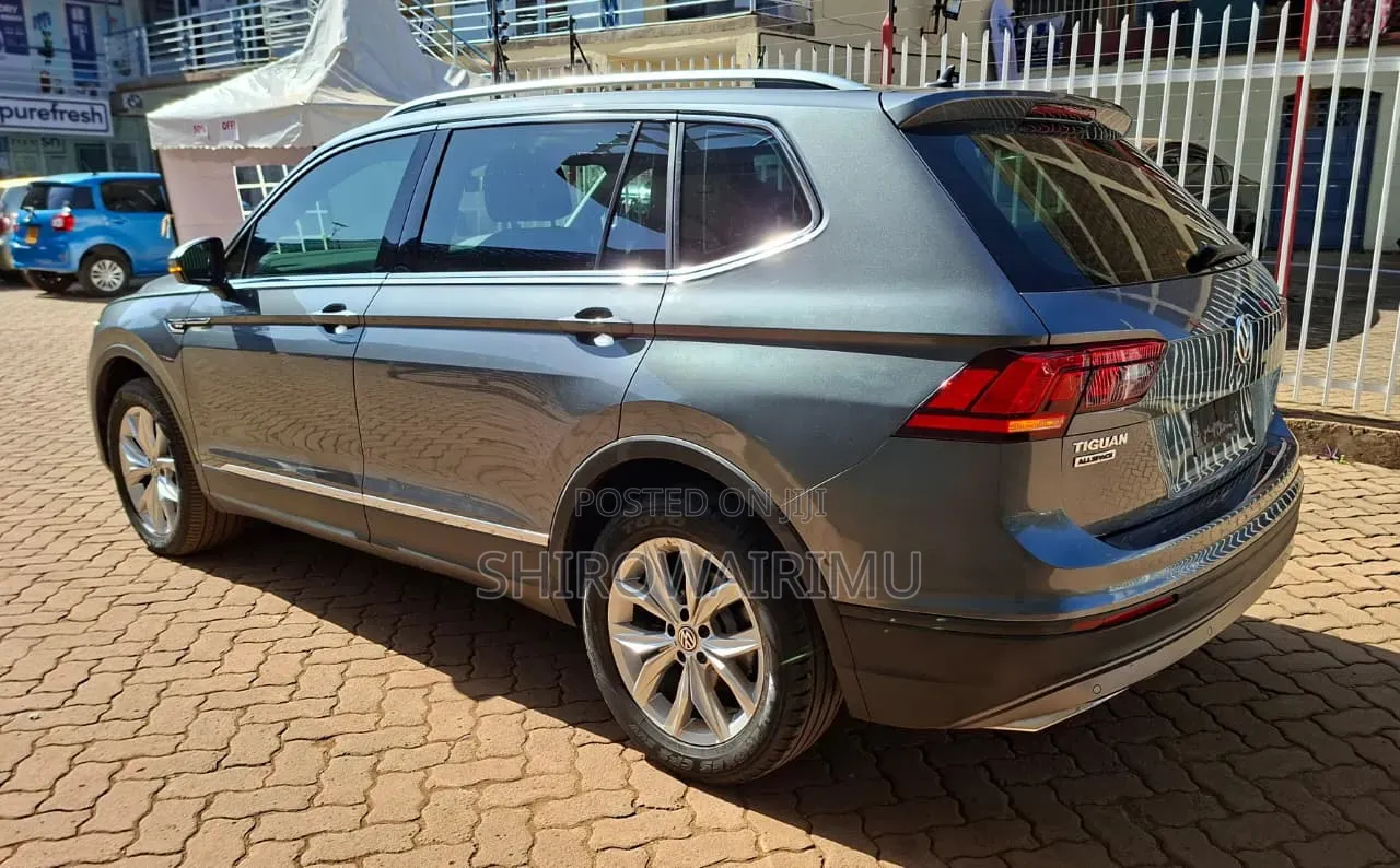 Volkswagen Tiguan 2019 Gray