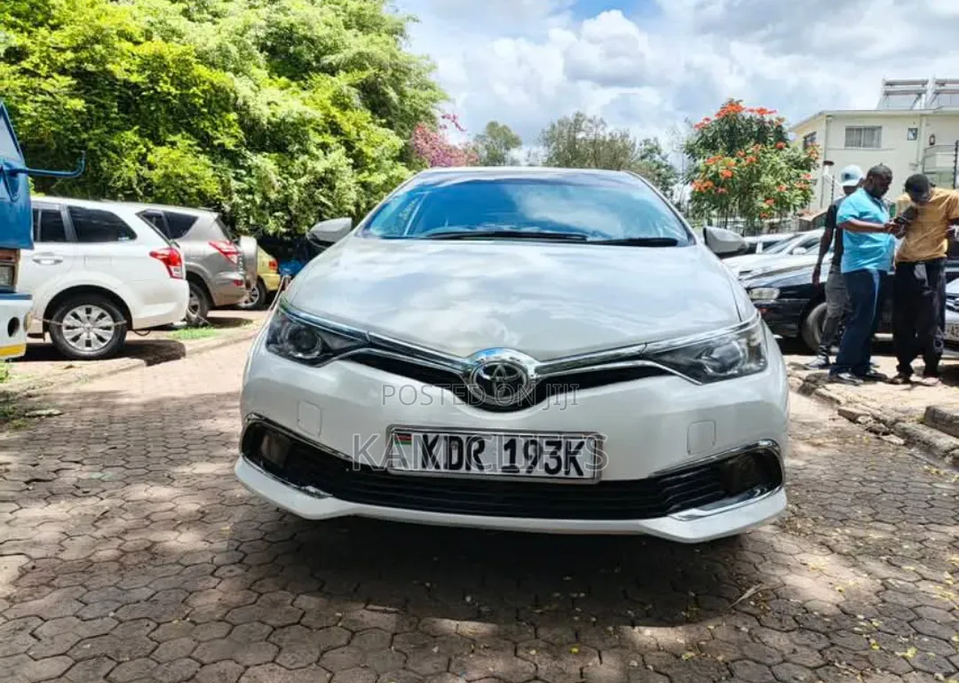 Toyota Auris 2017 Off white