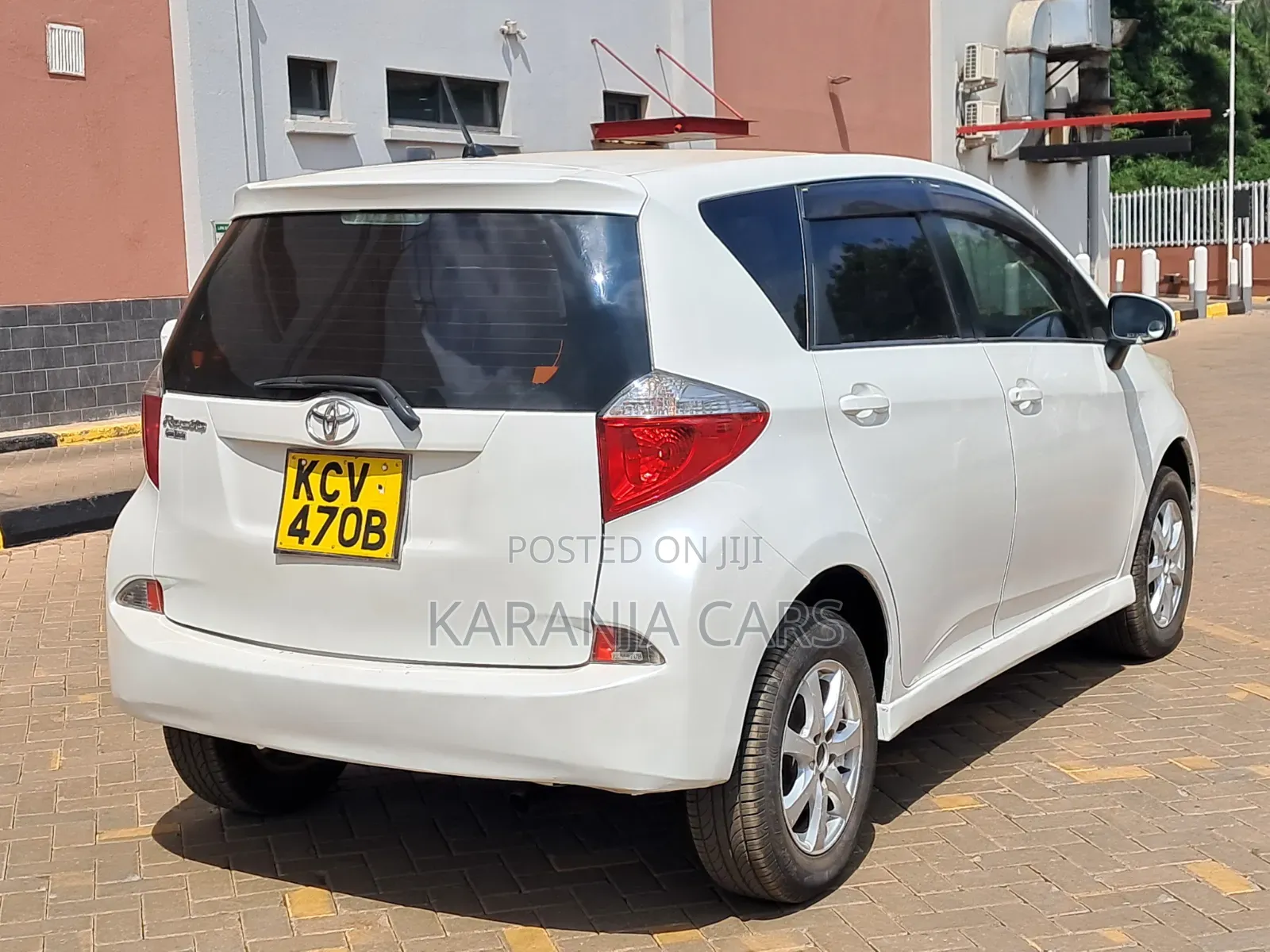 Toyota Ractis 2012 White