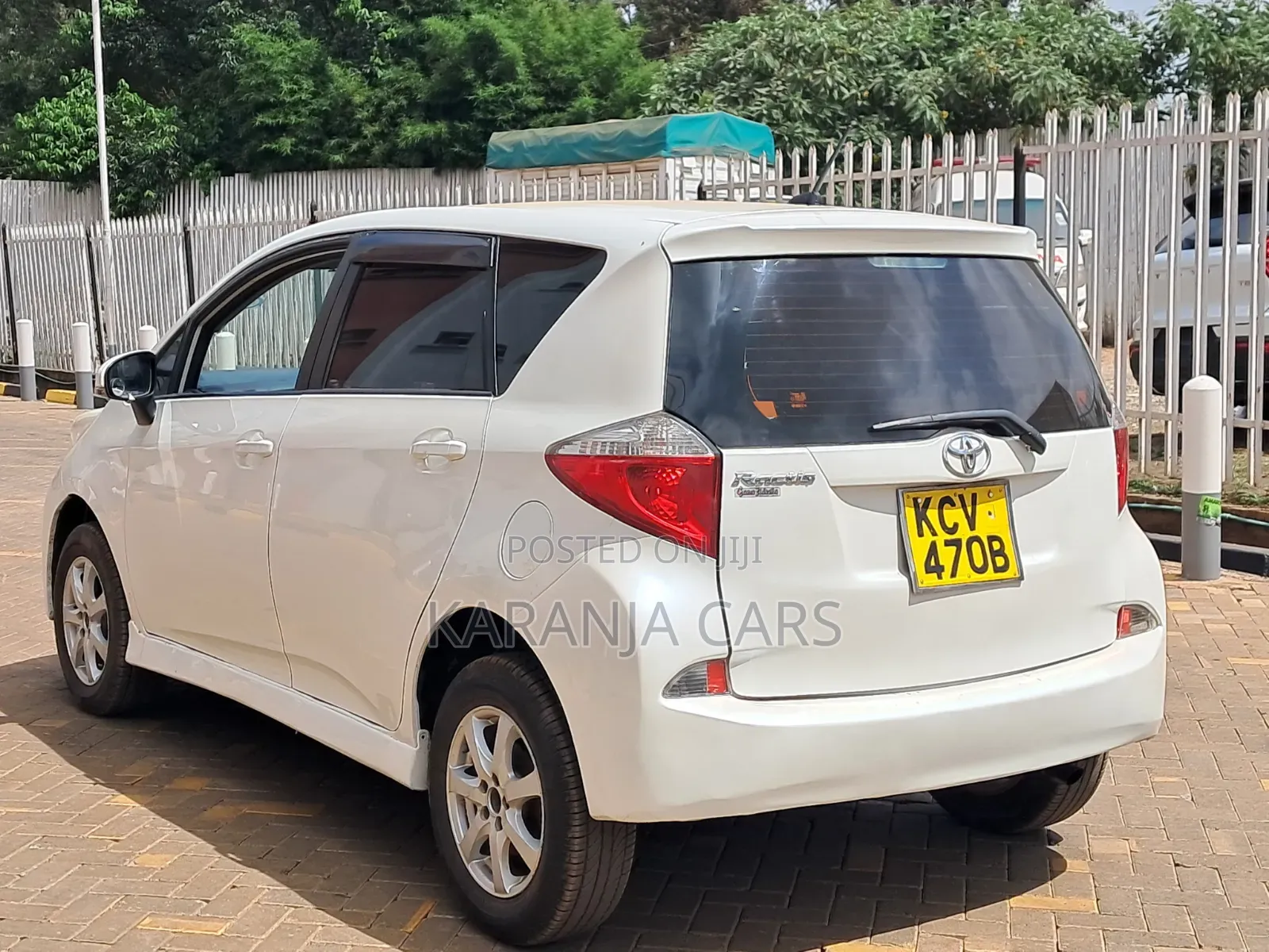 Toyota Ractis 2012 White