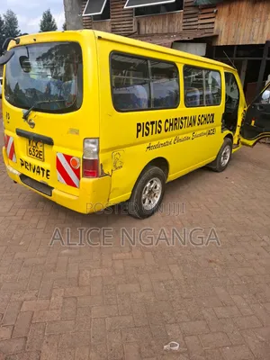 Nissan Caravan (Urvan) 2009 Yellow