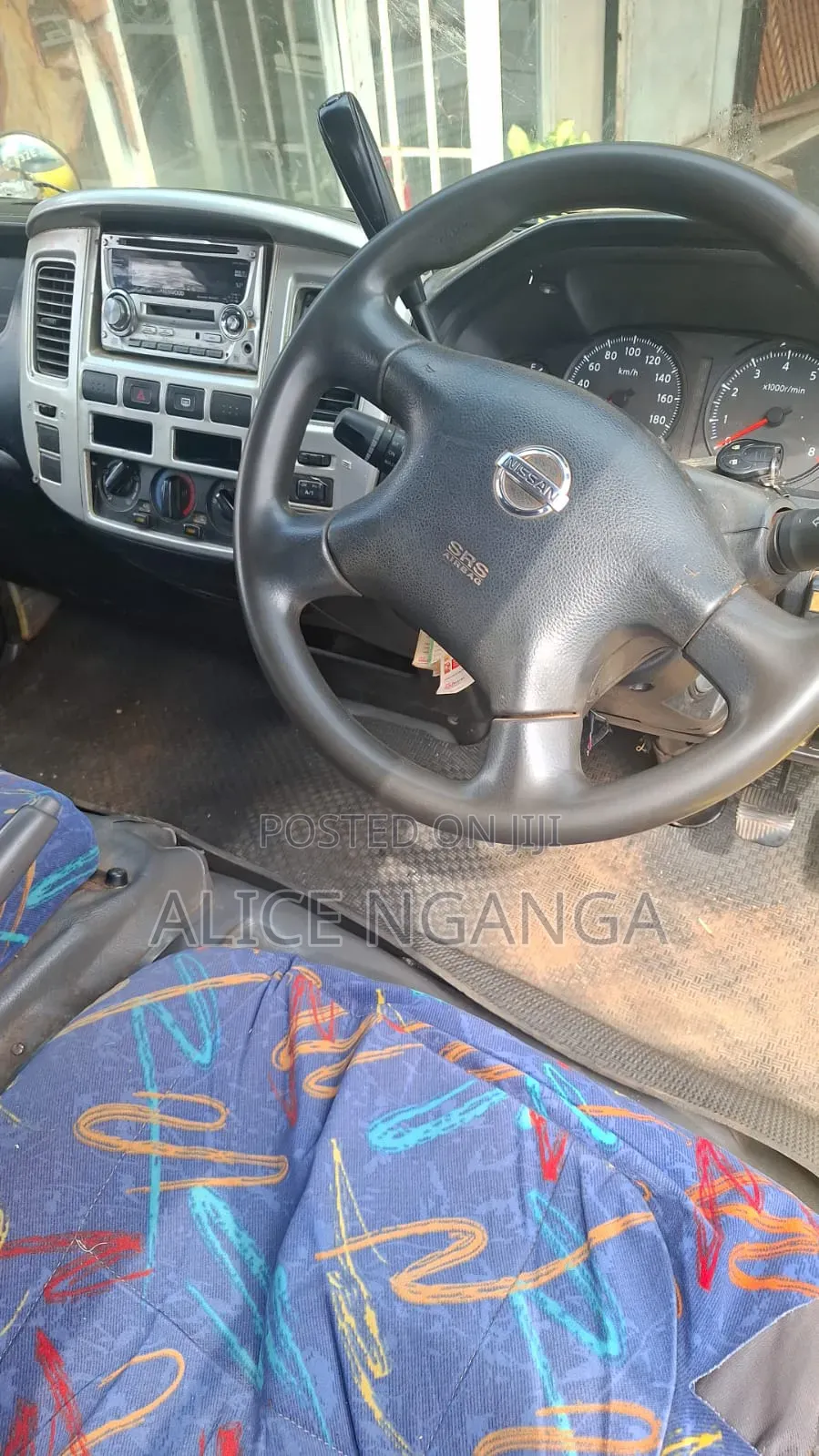 Nissan Caravan (Urvan) 2009 Yellow