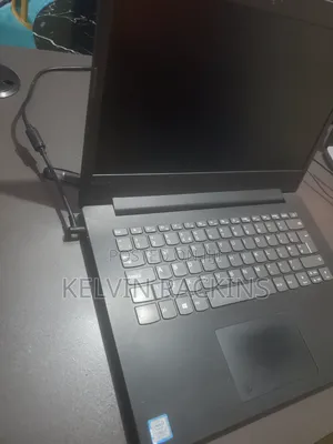 Laptop Lenovo IdeaPad 130 8GB Intel Core i5 HDD+SSD 500GB