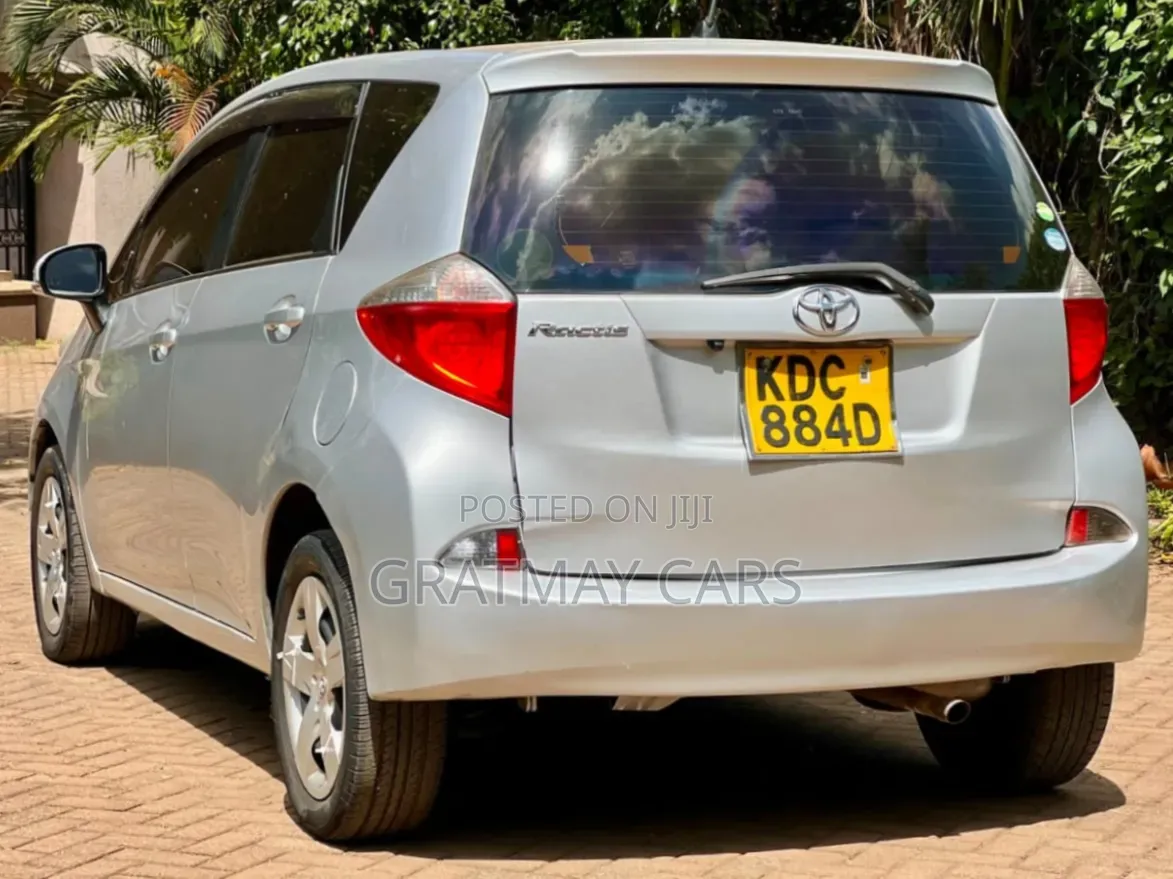 Toyota Ractis 2014 Silver