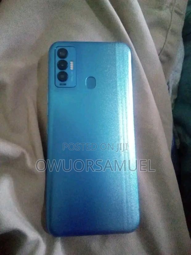 Tecno Camon 18i 128 GB Blue - thumbnail 2