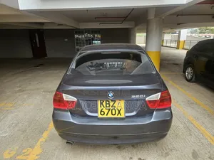 BMW 320i Sedan RWD 2000 Gray