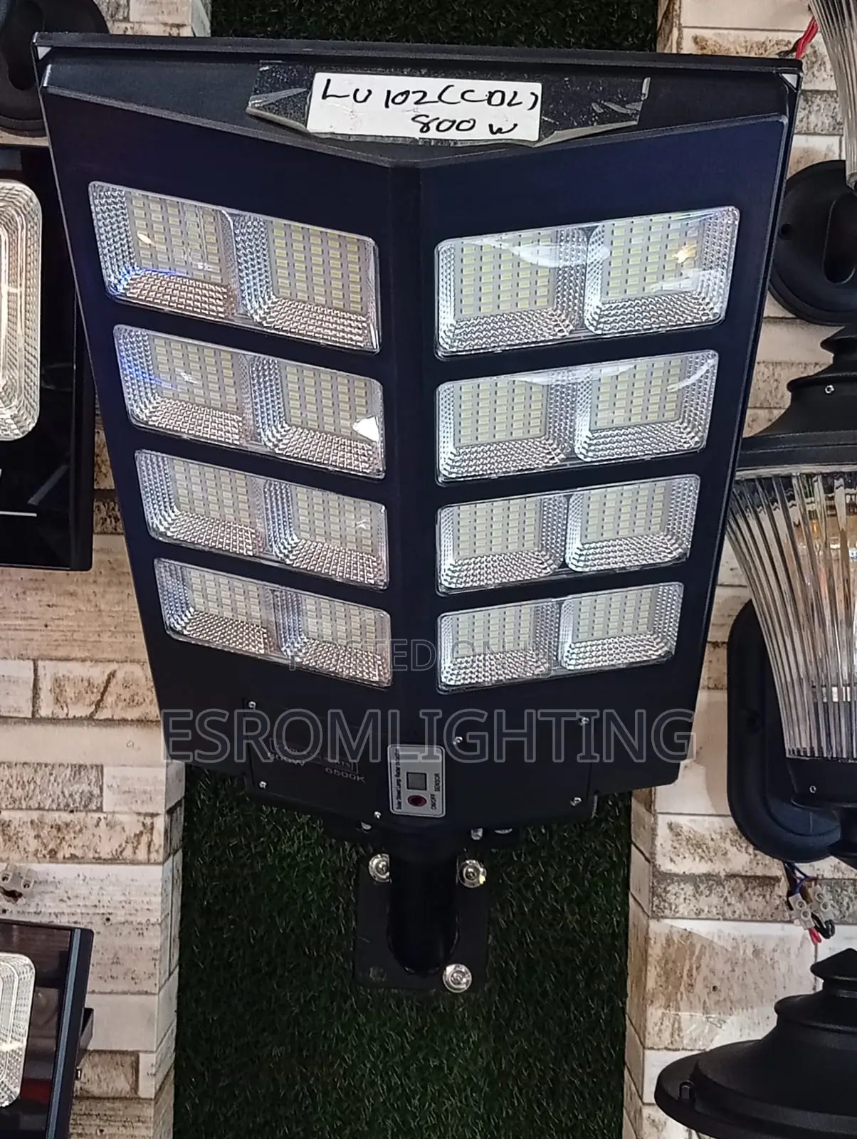 All-in-One Solar Street Lights – No Electricity Bills!