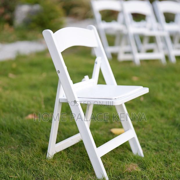 Plastic Chair: White Elegant Garden Event Chair
