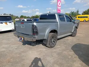 Toyota Hilux 2007 Silver