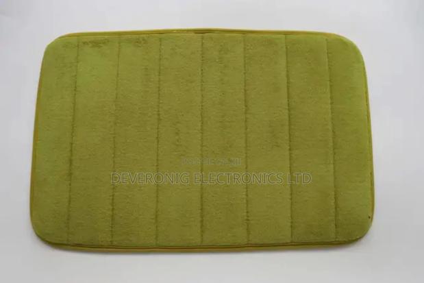 Super Absorbent Memory Foam Bath Mat - thumbnail 3
