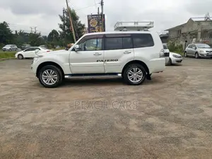 Mitsubishi Pajero 2015 White