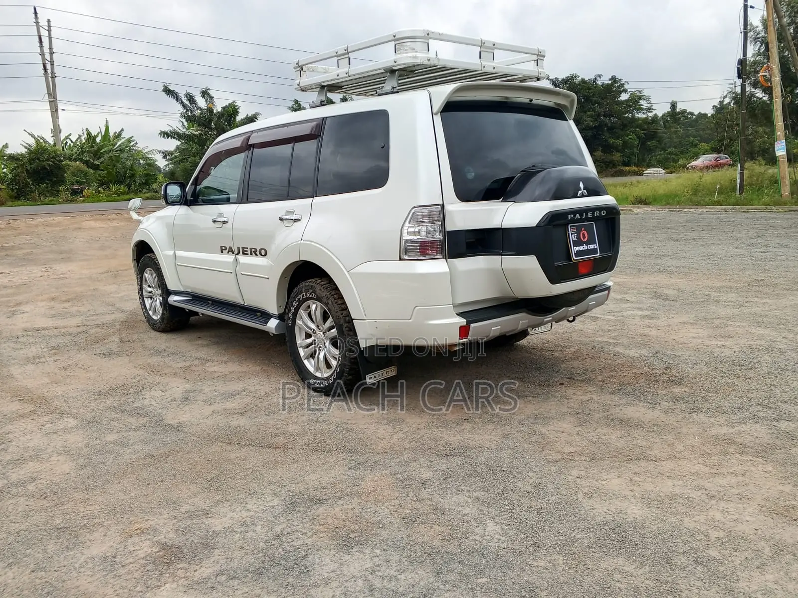Mitsubishi Pajero 2015 White