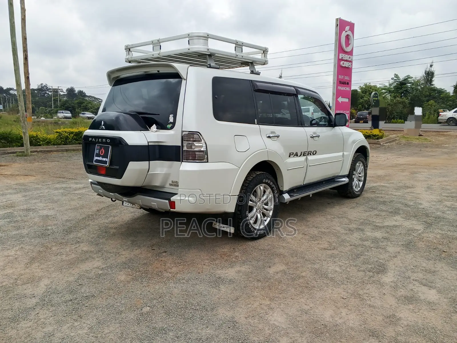 Mitsubishi Pajero 2015 White