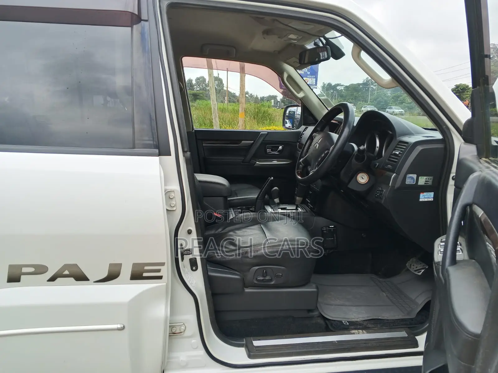 Mitsubishi Pajero 2015 White