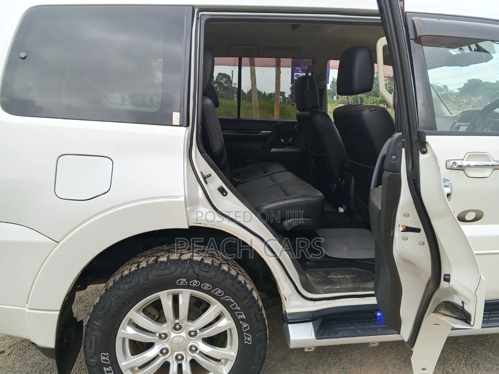 Mitsubishi Pajero 2015 White