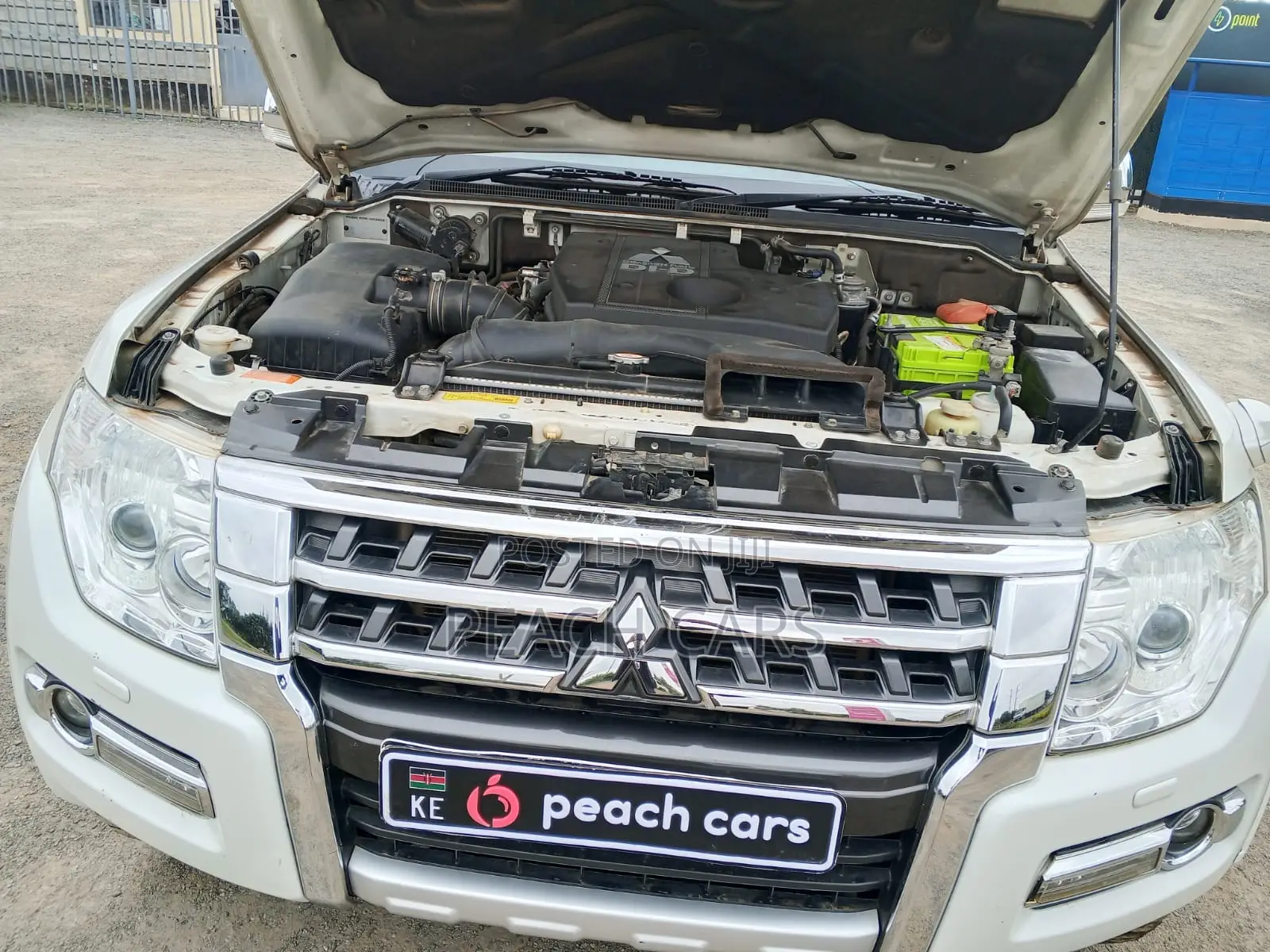 Mitsubishi Pajero 2015 White