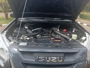Isuzu D-MAX 2021 Green