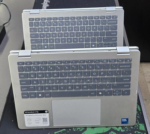 Laptop HP OmniBook 5 Flip 16GB Intel Core 7 SSD 512GB - main view