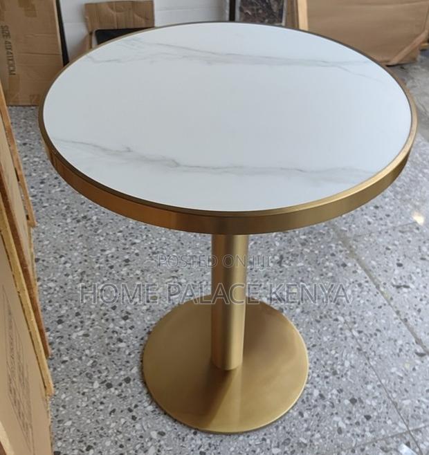 Round Table: Compact Round Negotiation Table - thumbnail 3