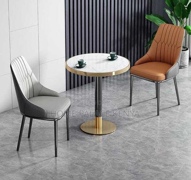 Round Table: Compact Round Negotiation Table - thumbnail 4