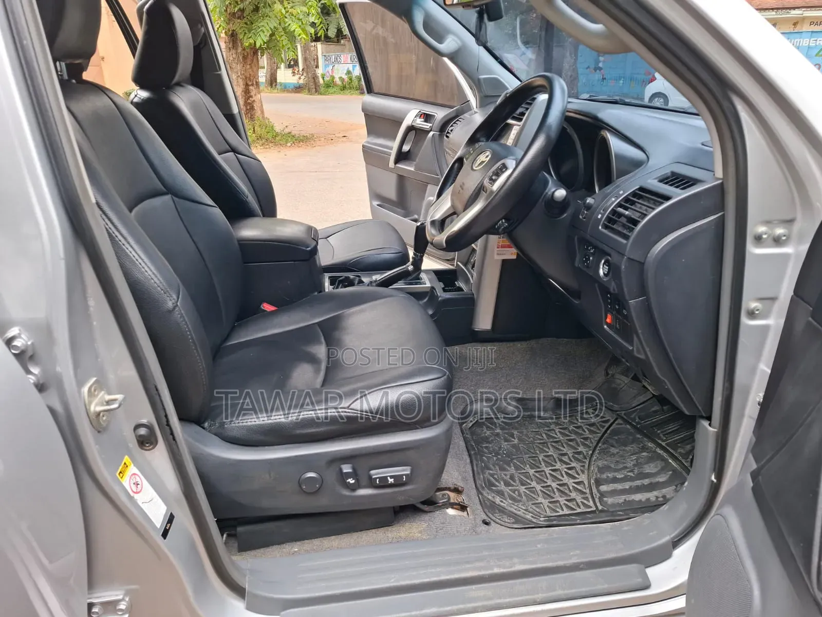 Toyota Land Cruiser Prado 2010 Silver