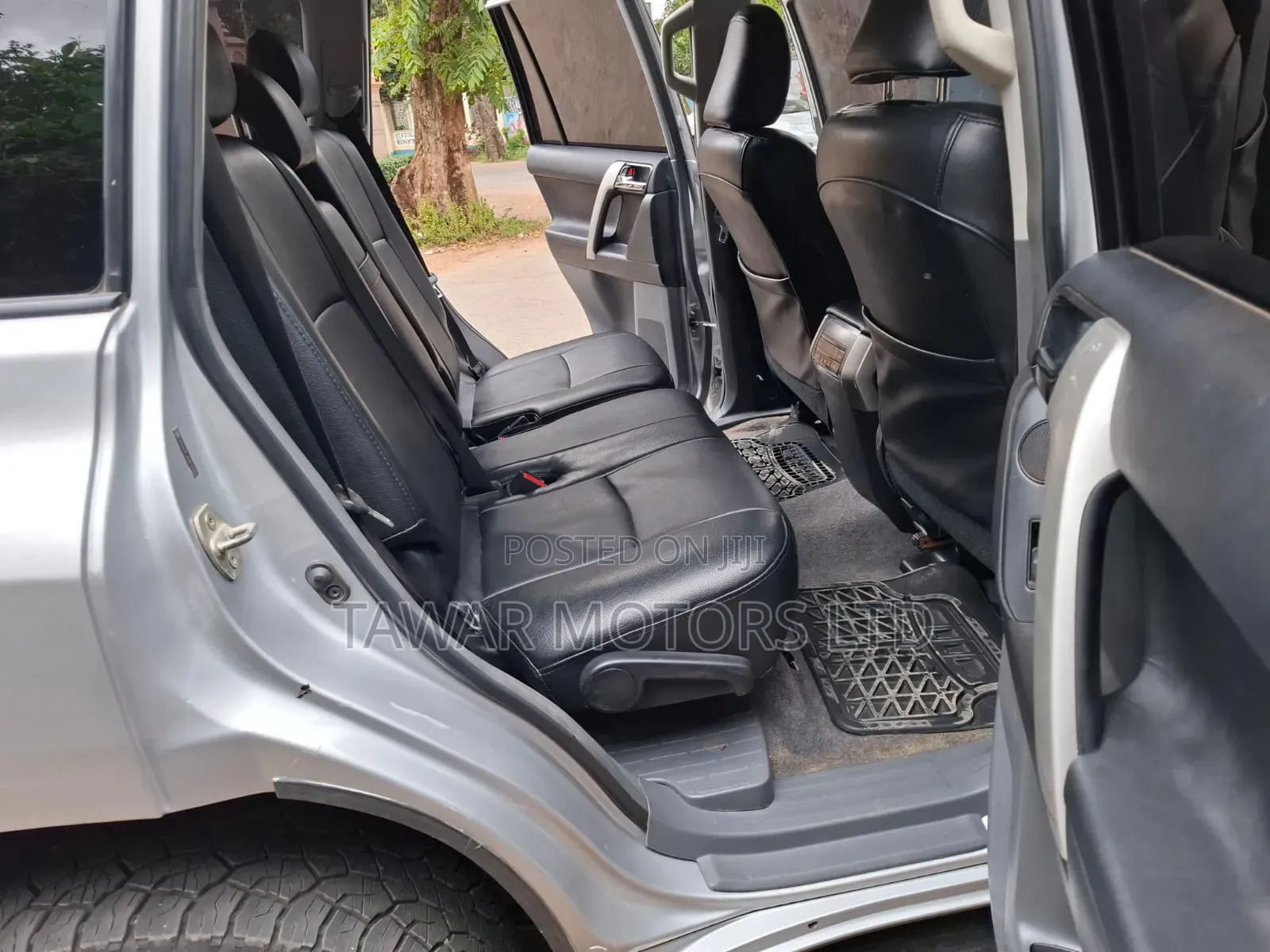 Toyota Land Cruiser Prado 2010 Silver