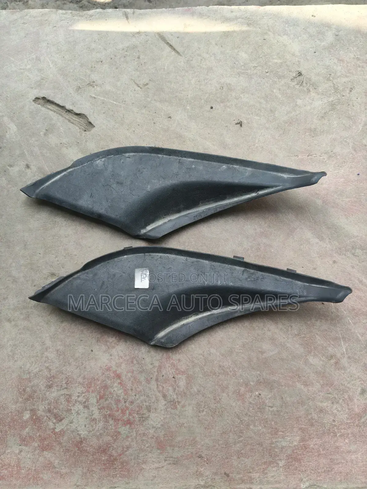 Toyota Corolla Fielder/Axio Windscreen Finisher