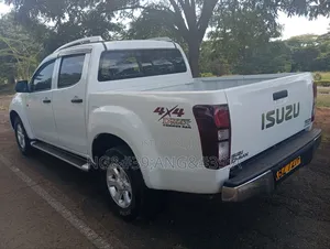 Isuzu D-MAX 2014 White