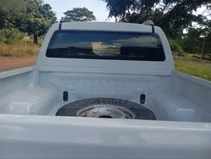 Isuzu D-MAX 2014 White
