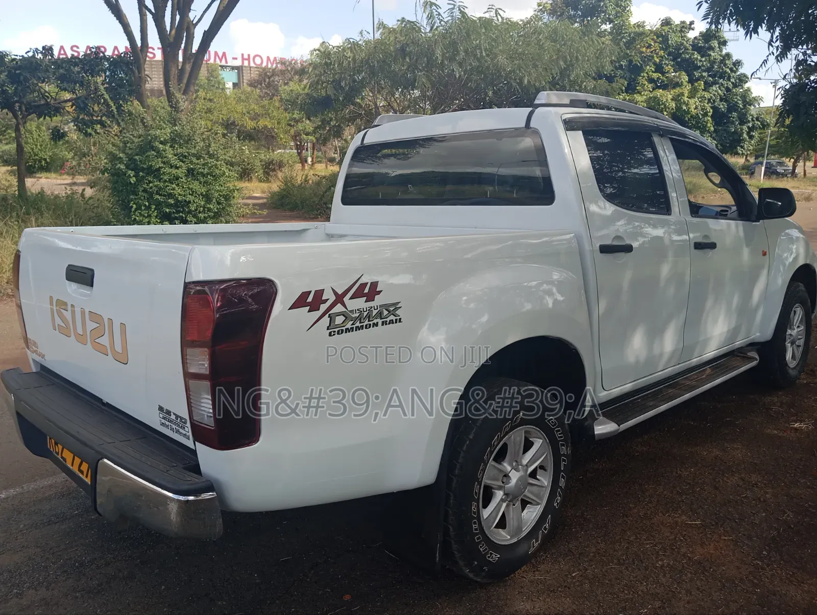Isuzu D-MAX 2014 White