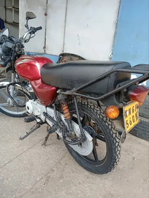 Bajaj Boxer 100 2024 Red