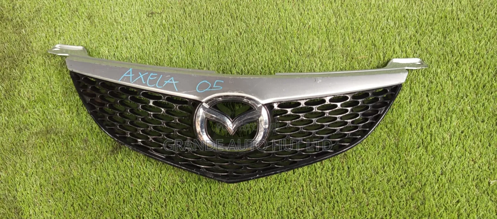 Mazda Axela Grill