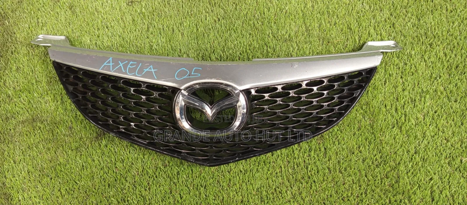 Mazda Axela Grill
