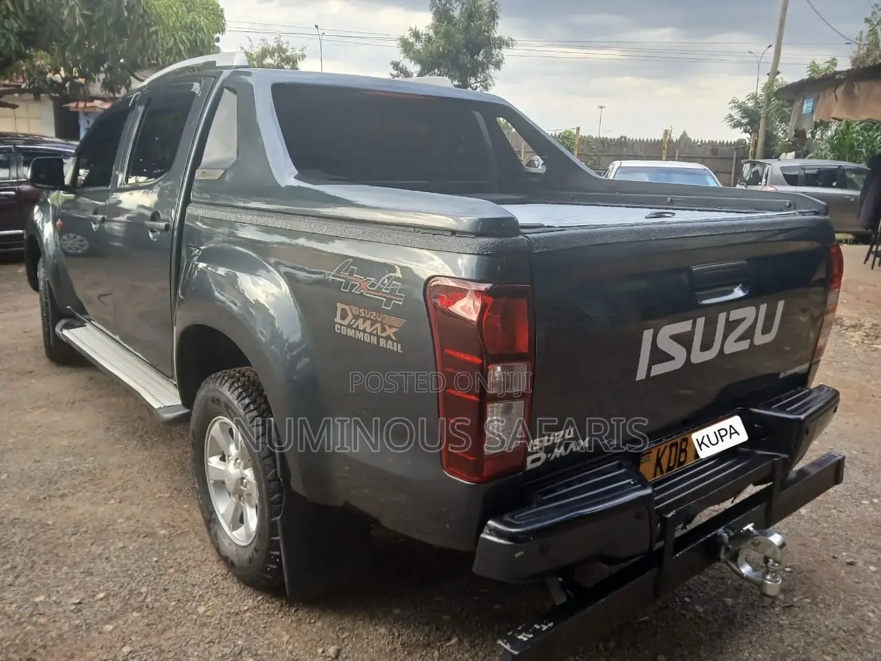 Double Cab and Single Cab Pickups for Long and Short Term Hire
