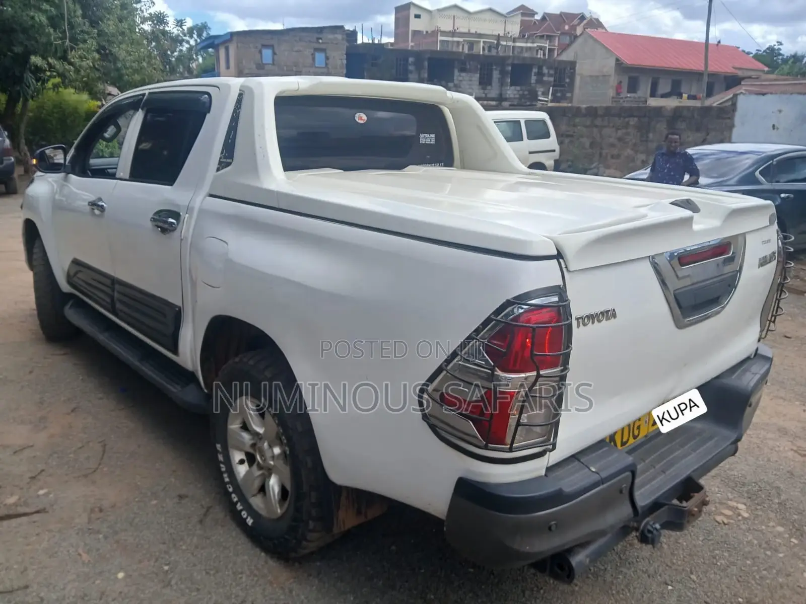 Double Cab and Single Cab Pickups for Long and Short Term Hire