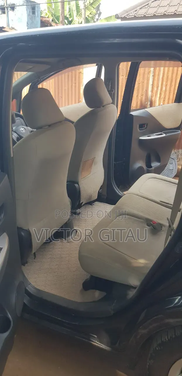 Toyota Ractis 2009 Black