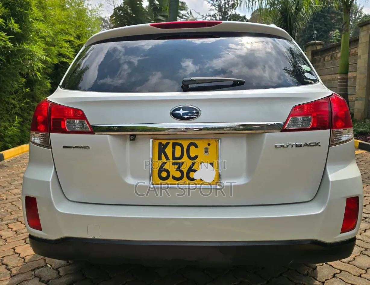 Subaru Outback 2014 White