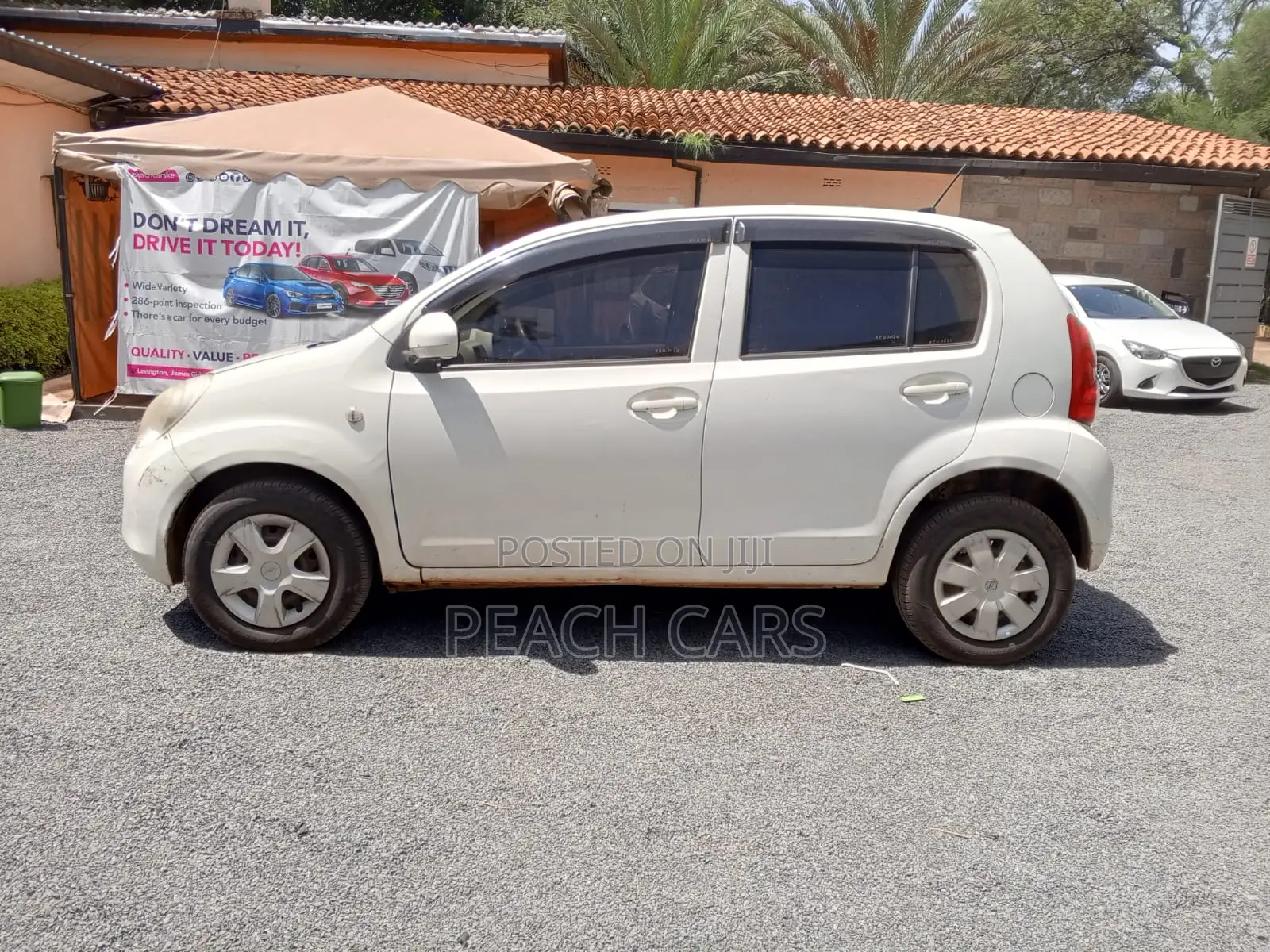 Daihatsu Boon 2012 White