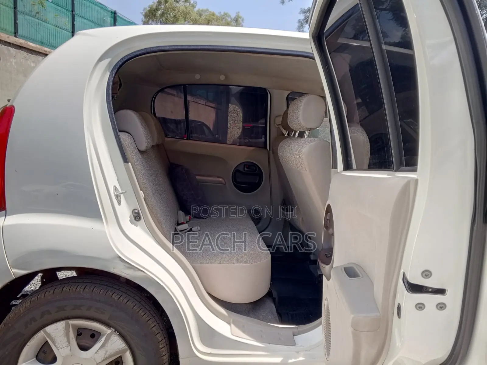 Daihatsu Boon 2012 White