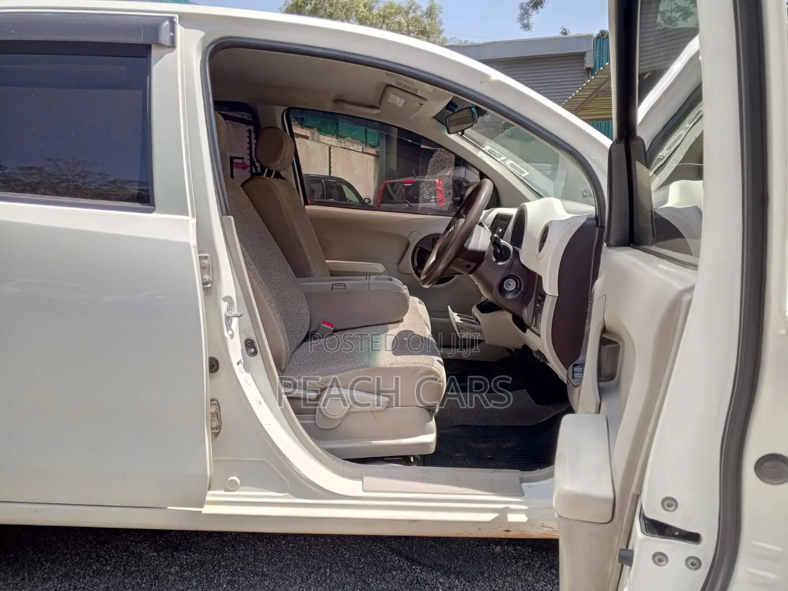 Daihatsu Boon 2012 White