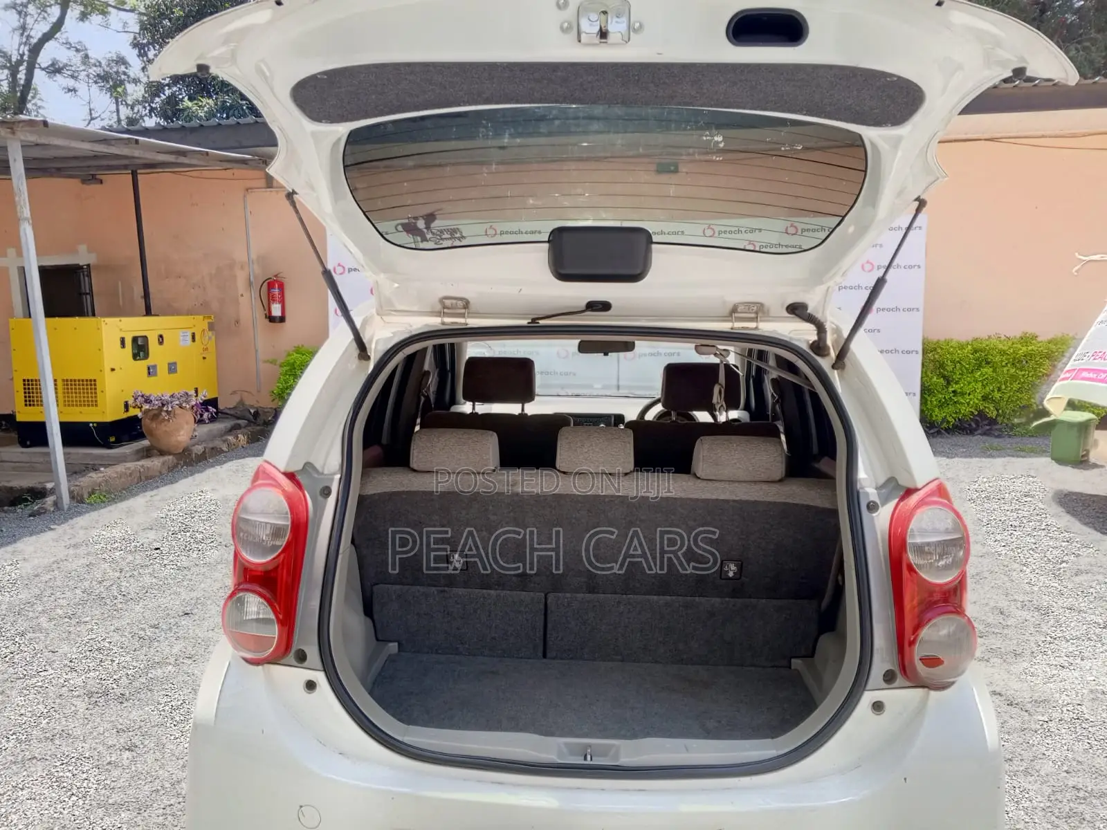 Daihatsu Boon 2012 White