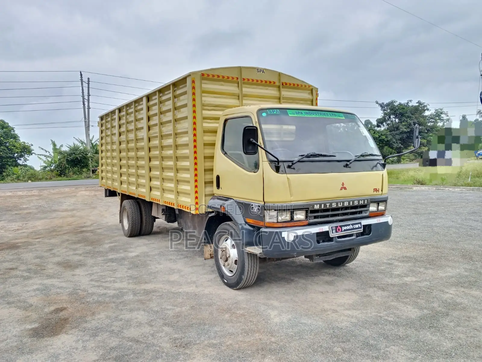 Mitsubishi Fh215 2014 Yellow