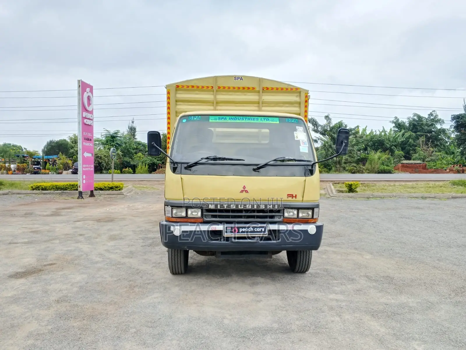 Mitsubishi Fh215 2014 Yellow
