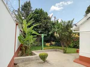 3bdrm Mansion in Uthiru for rent
