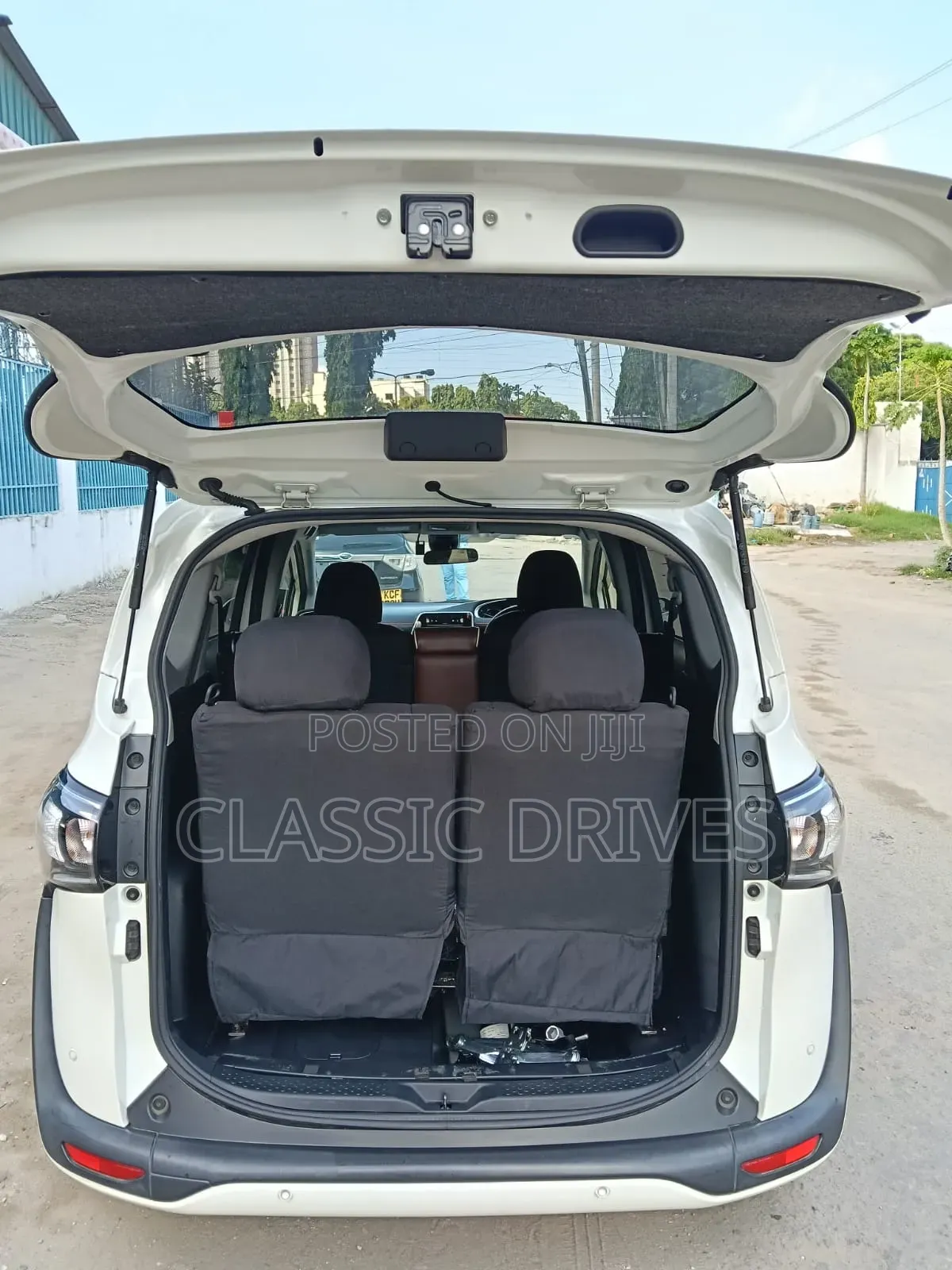 Toyota Sienta 2020 White