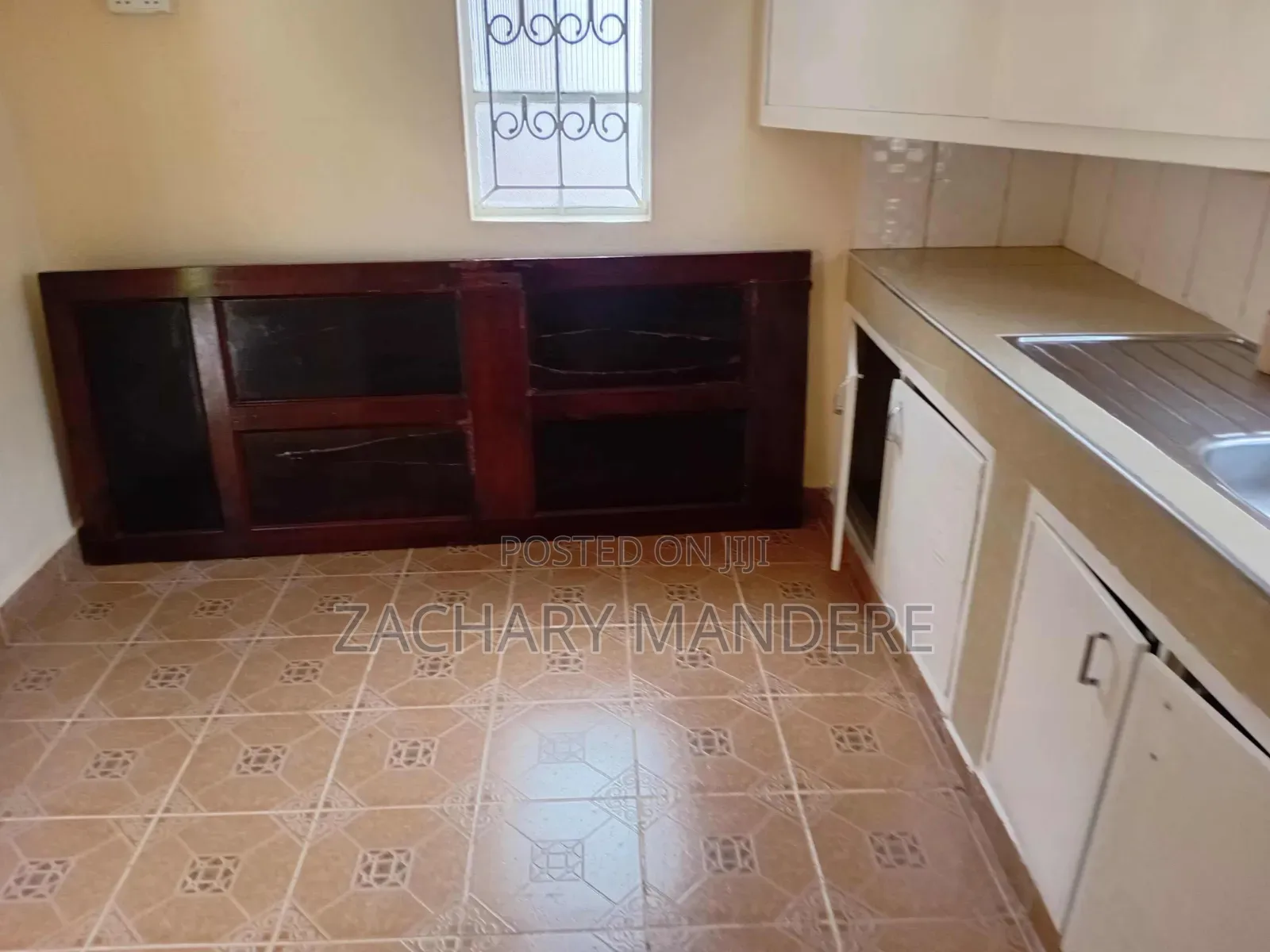3bdrm Mansion in Uthiru for rent